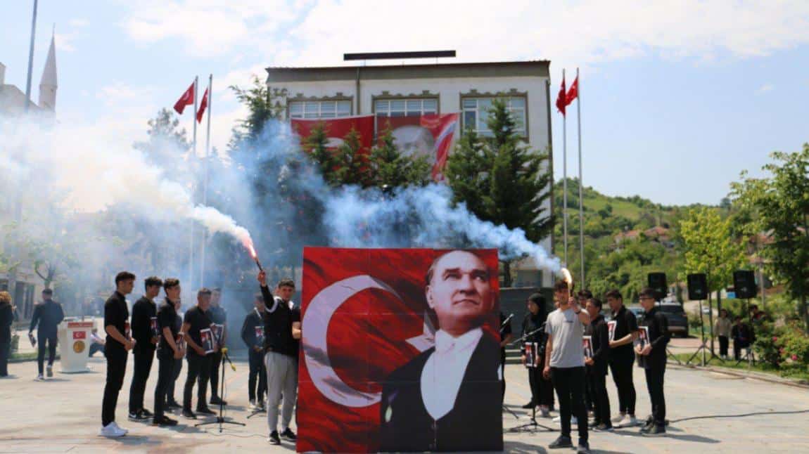 19 Mayıs Atatürk'ü Anma, Gençlik ve Spor Bayramı Alaçam Meydanında Çoşkuyla Kutlandı